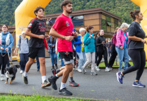Participants au départ de la Run2Help 2025, prêts à courir pour soutenir l’association Morija.